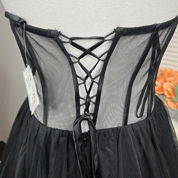 Blondie Nites Formal Yet Flirty Corset Dress NWT - Picture 8 of 13